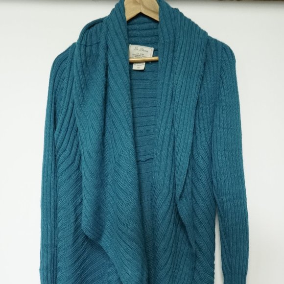 Long, cozy, teal sweater. - Picture 1 of 3